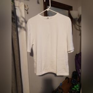 NWOT Uniqlo T-shirt